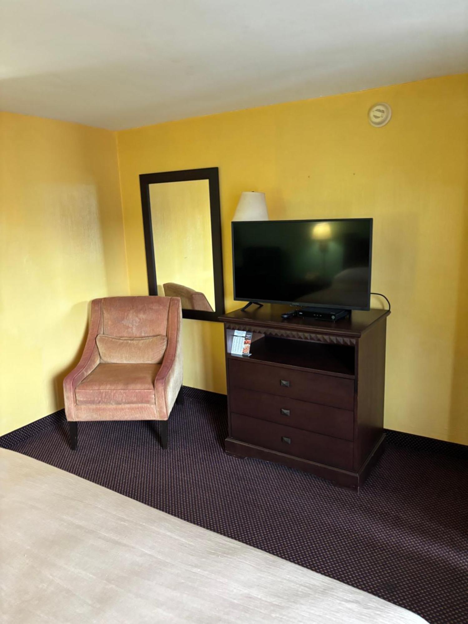 Budget Host Inn Съмърсет Екстериор снимка