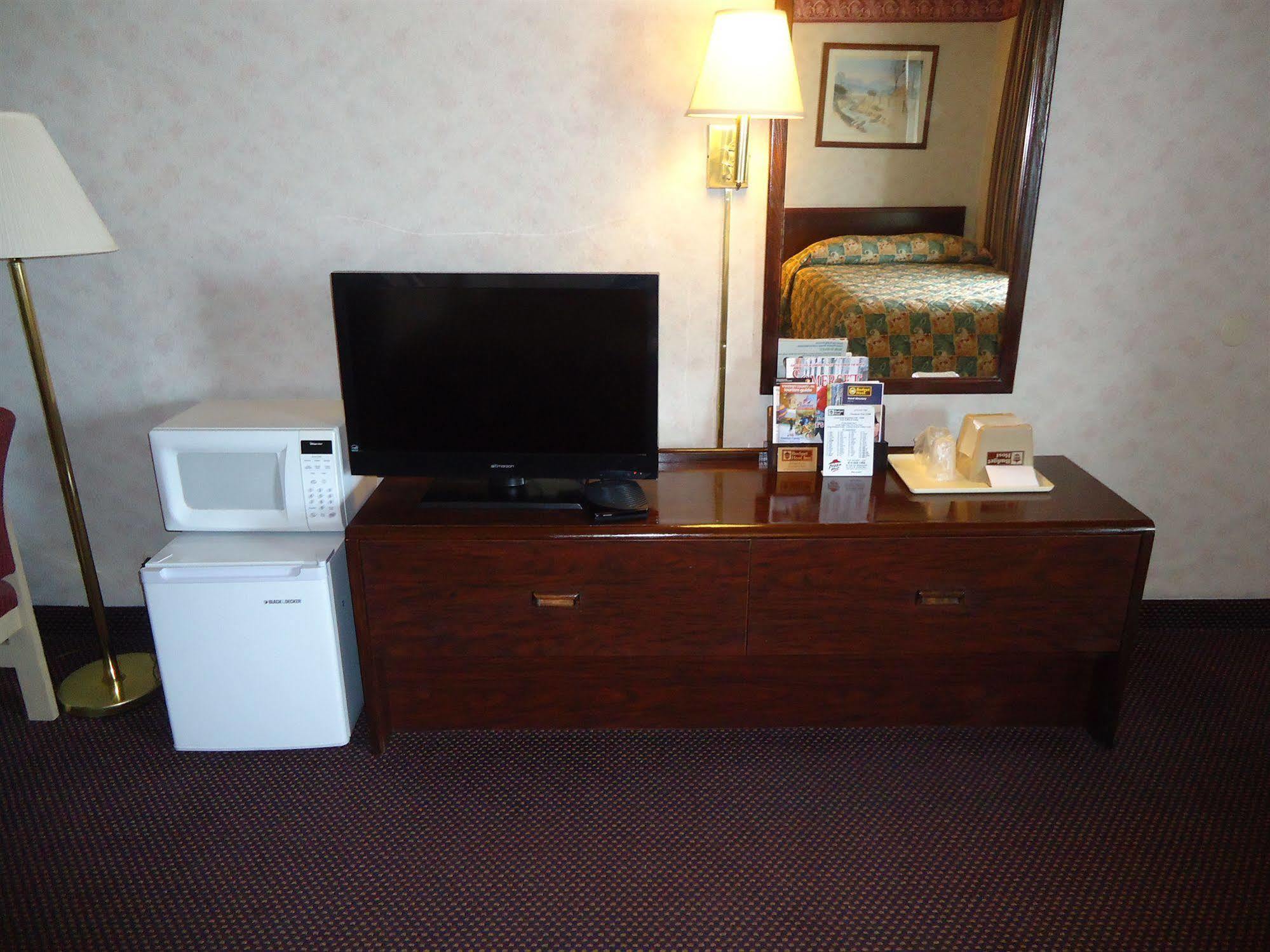 Budget Host Inn Съмърсет Екстериор снимка