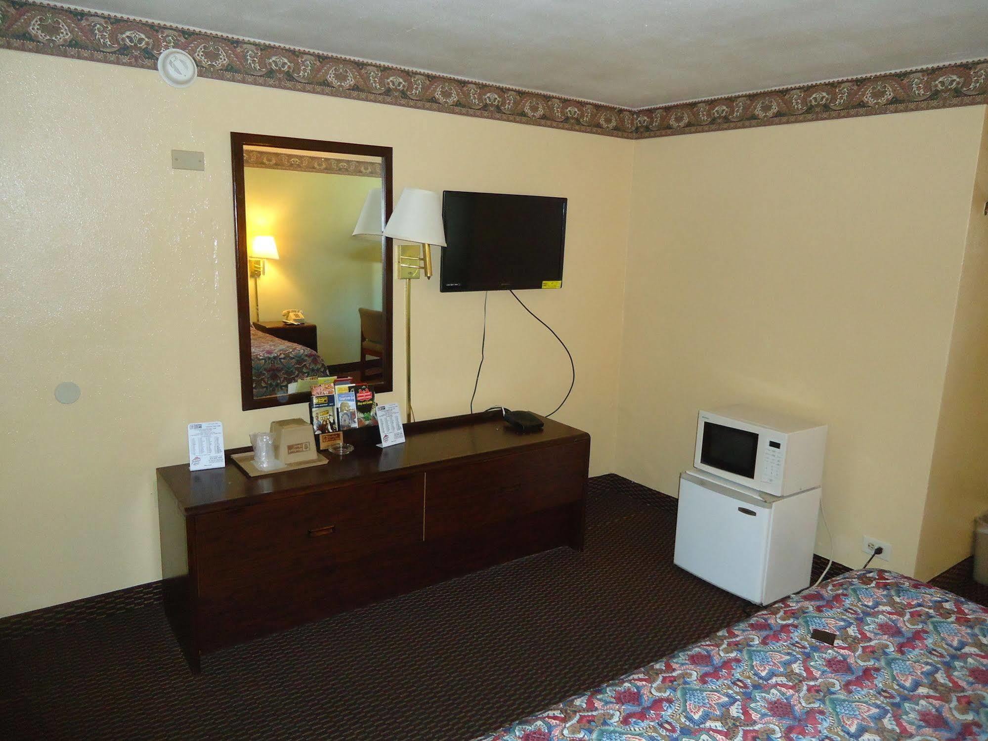 Budget Host Inn Съмърсет Екстериор снимка