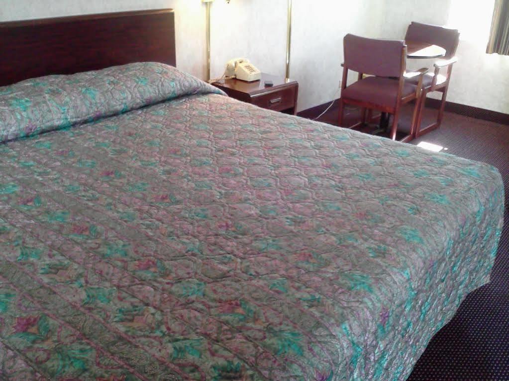 Budget Host Inn Съмърсет Екстериор снимка